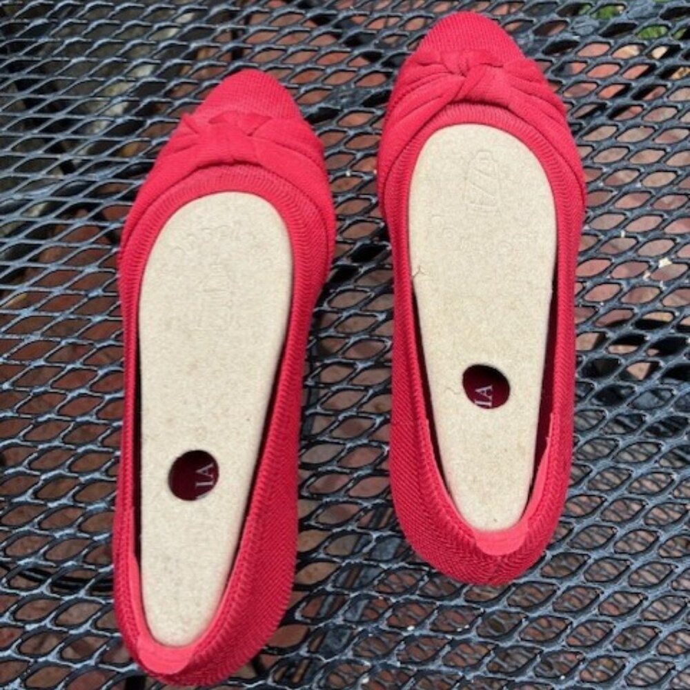 Women's Red Knotted Pointed Toe Flats